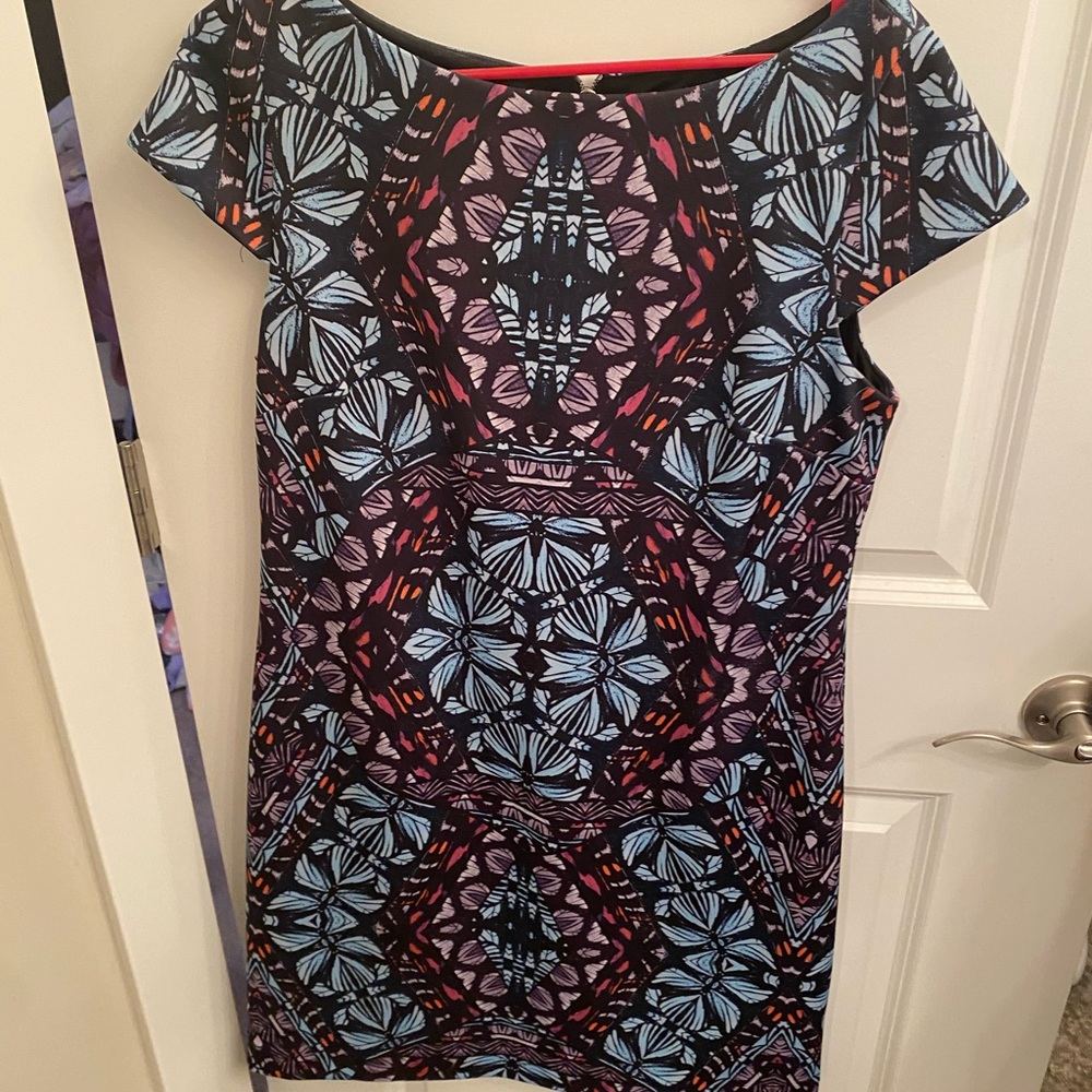 Beautiful Vince Camuto scuba dress.
